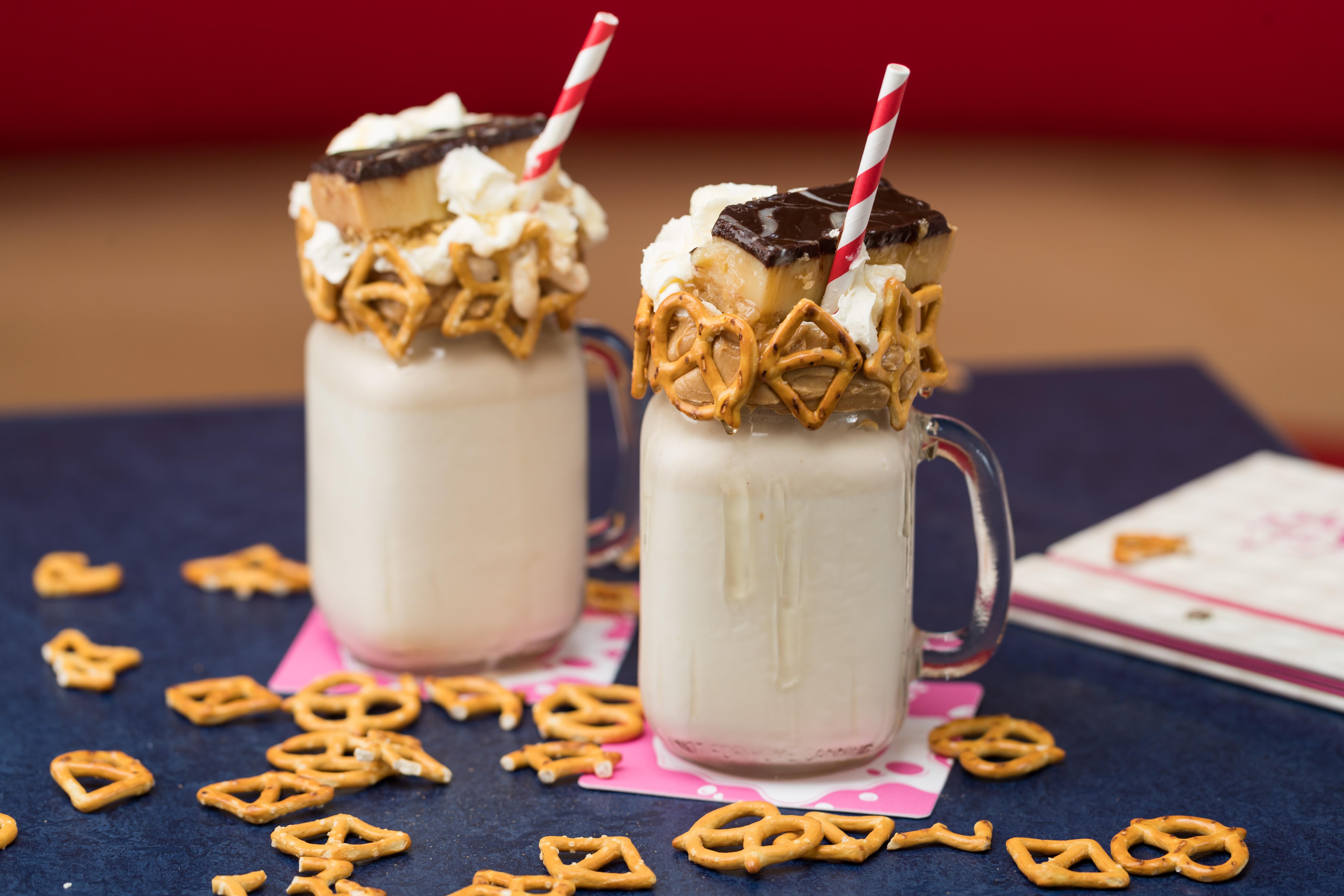 Crystalbrook Bailey Hotel Cairns Eksteriør billede Peanut butter milkshake