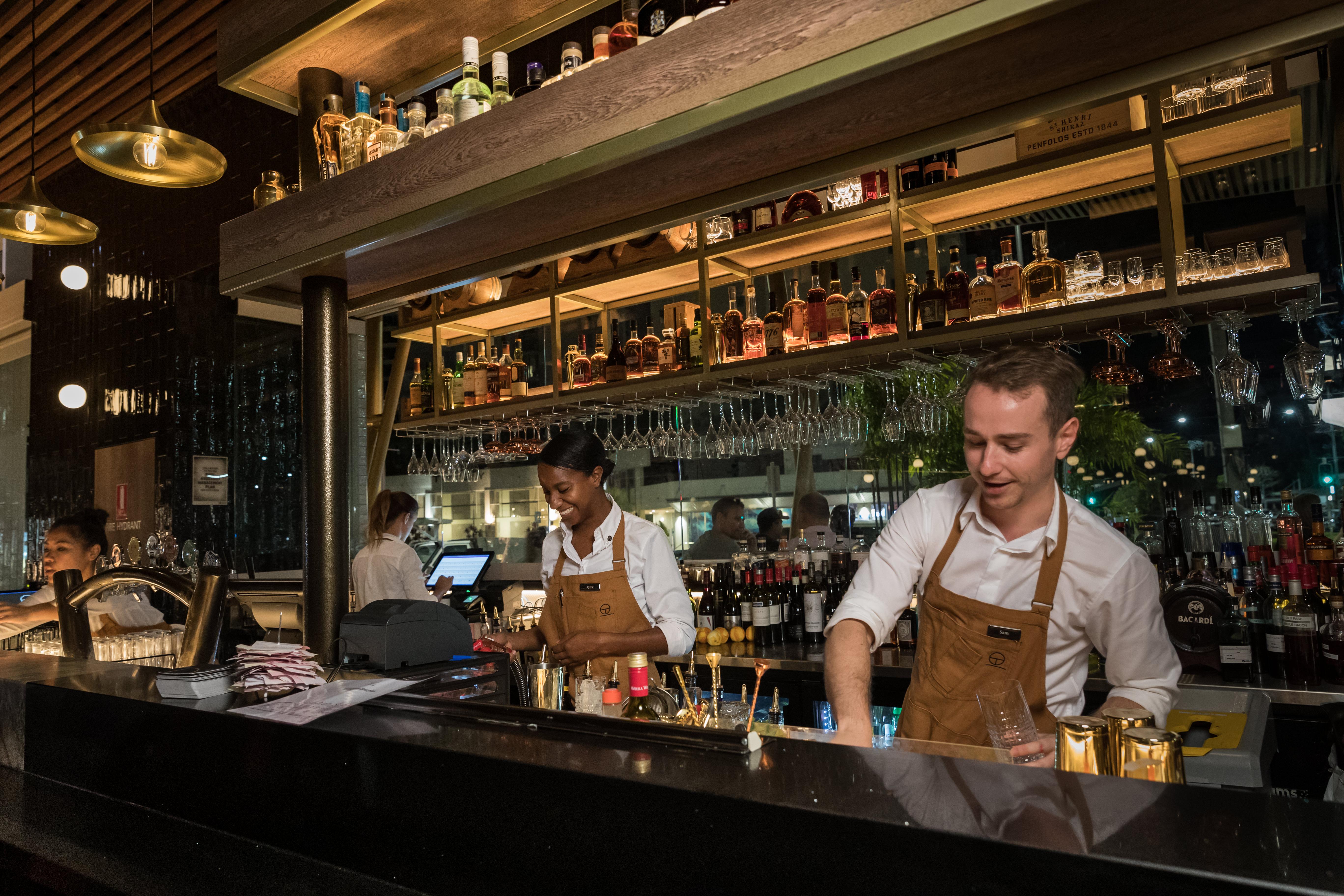 Crystalbrook Bailey Hotel Cairns Eksteriør billede The bar at the restaurant