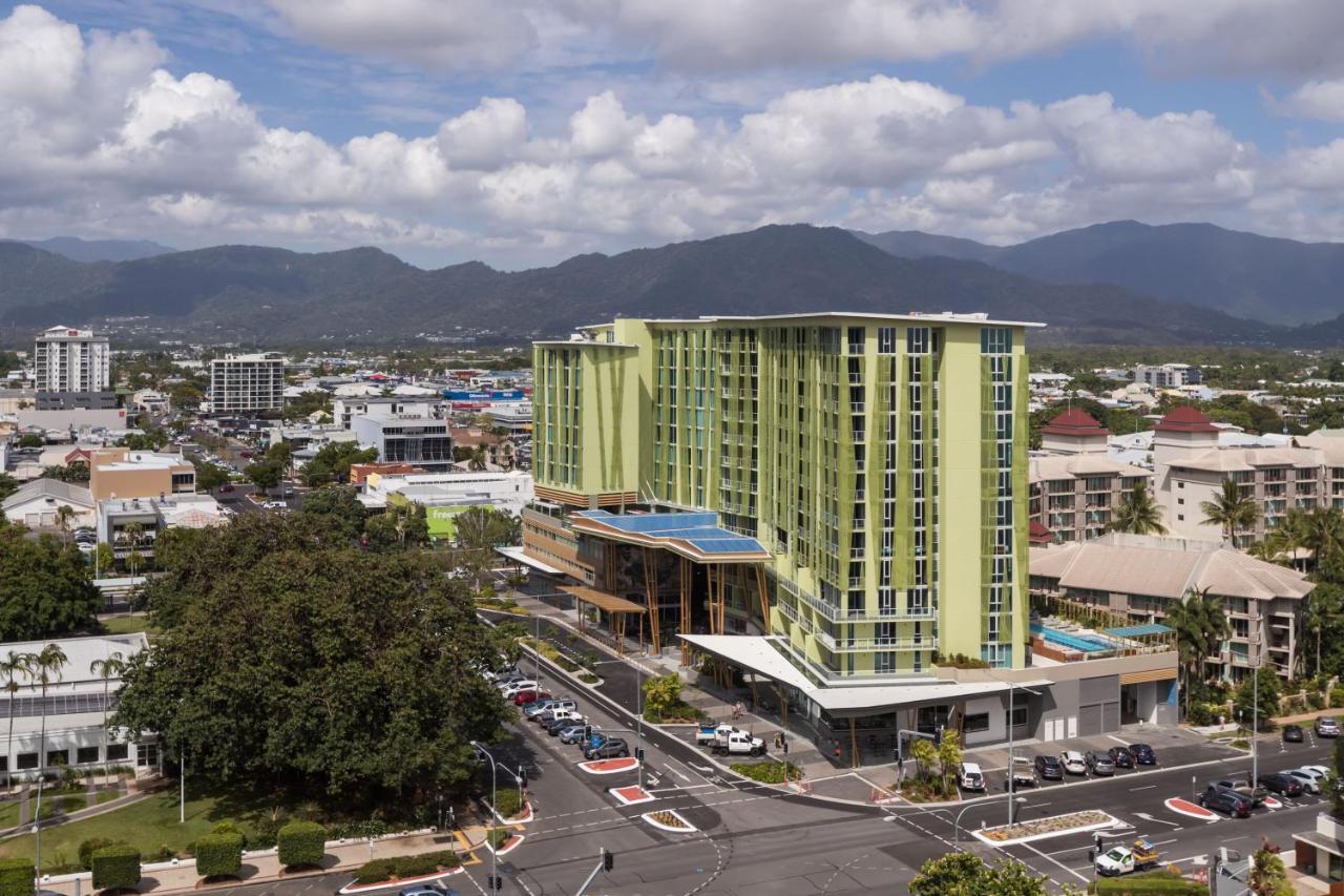 Crystalbrook Bailey Hotel Cairns Eksteriør billede The Village, 2011